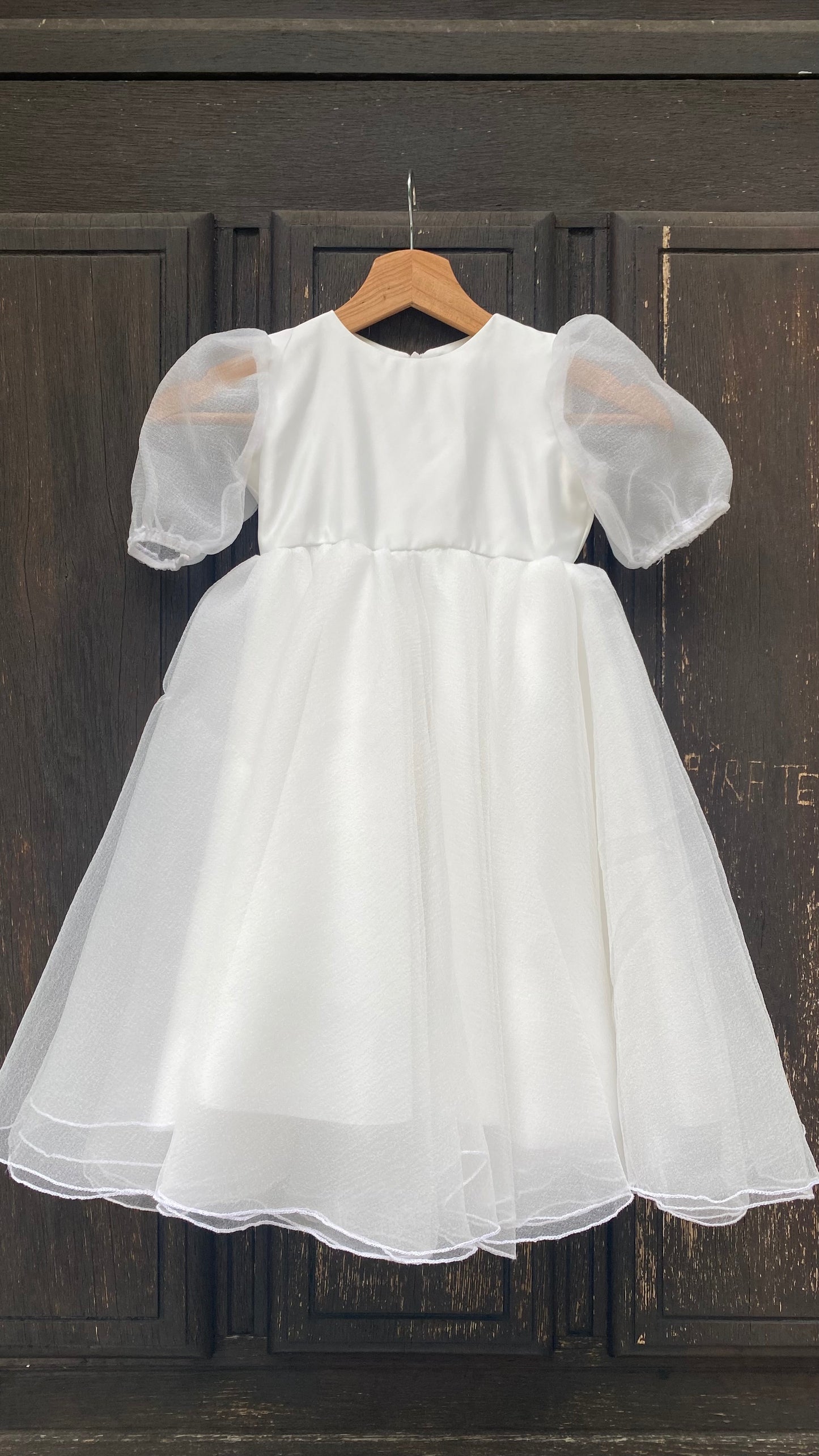 Robe pour petite fille en organza avec demi manches bouffantes