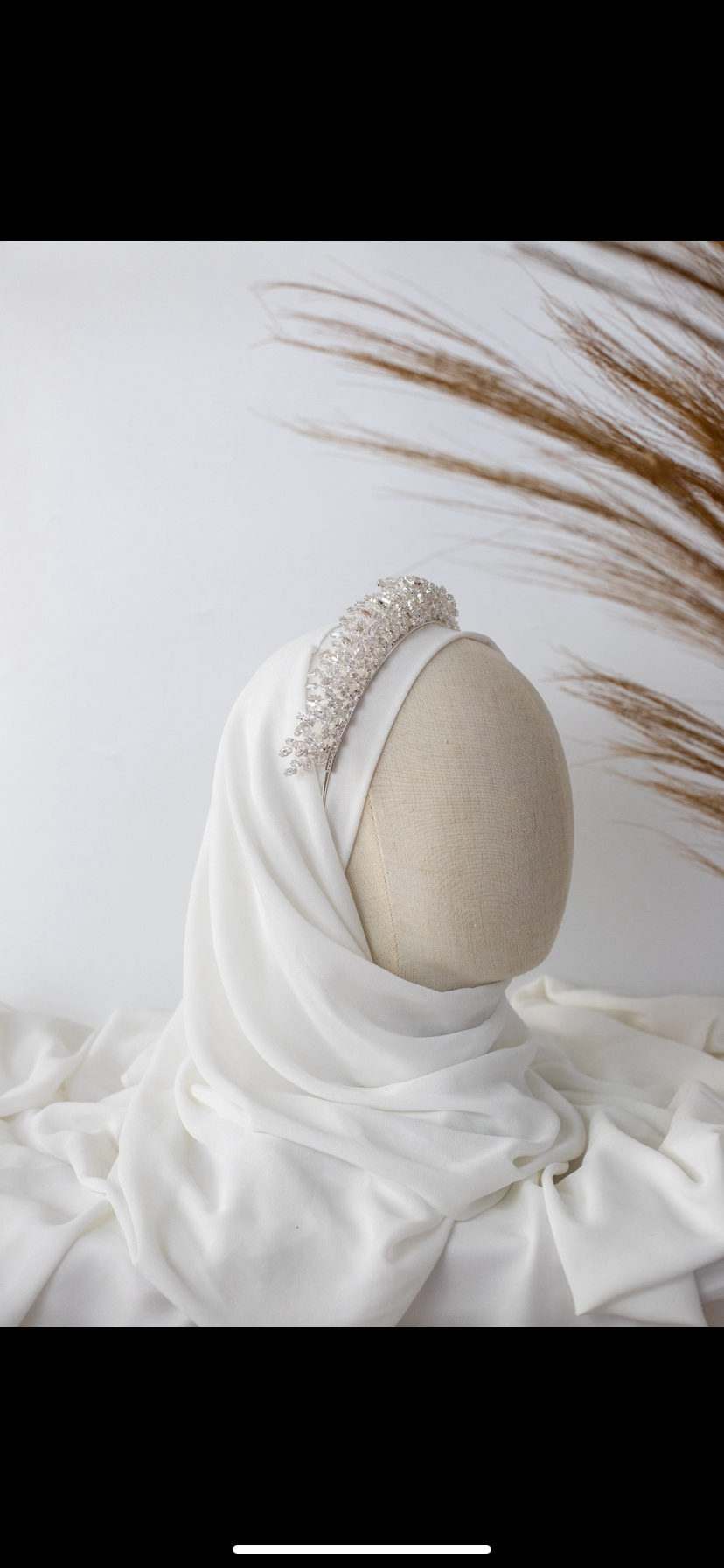 Couronne en zircon volumineuse