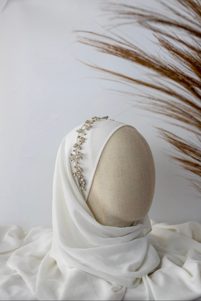 Bijou de tête fin motif feuillage en zirconium et strass