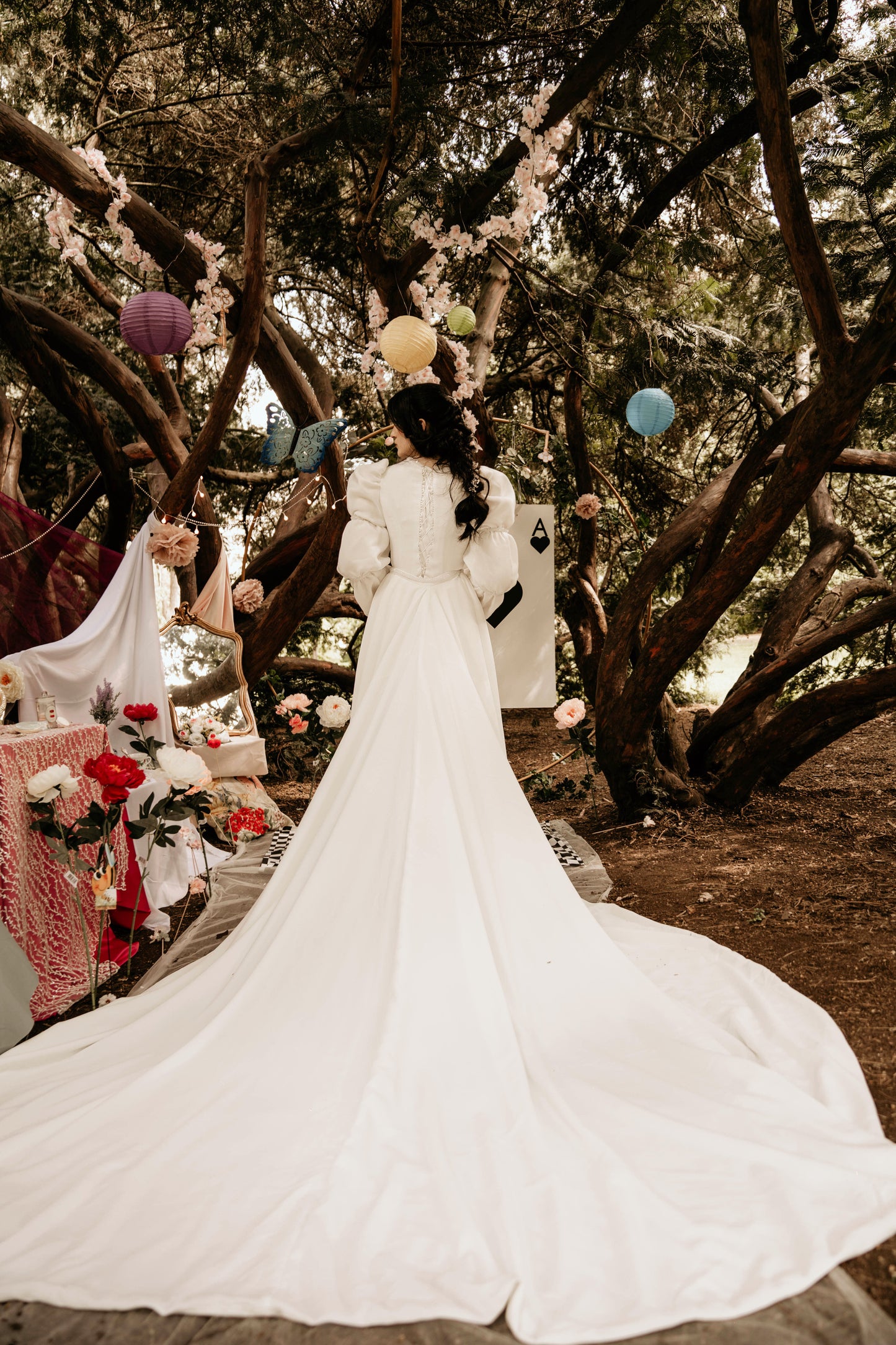 Robe de mariée avec longue traîne