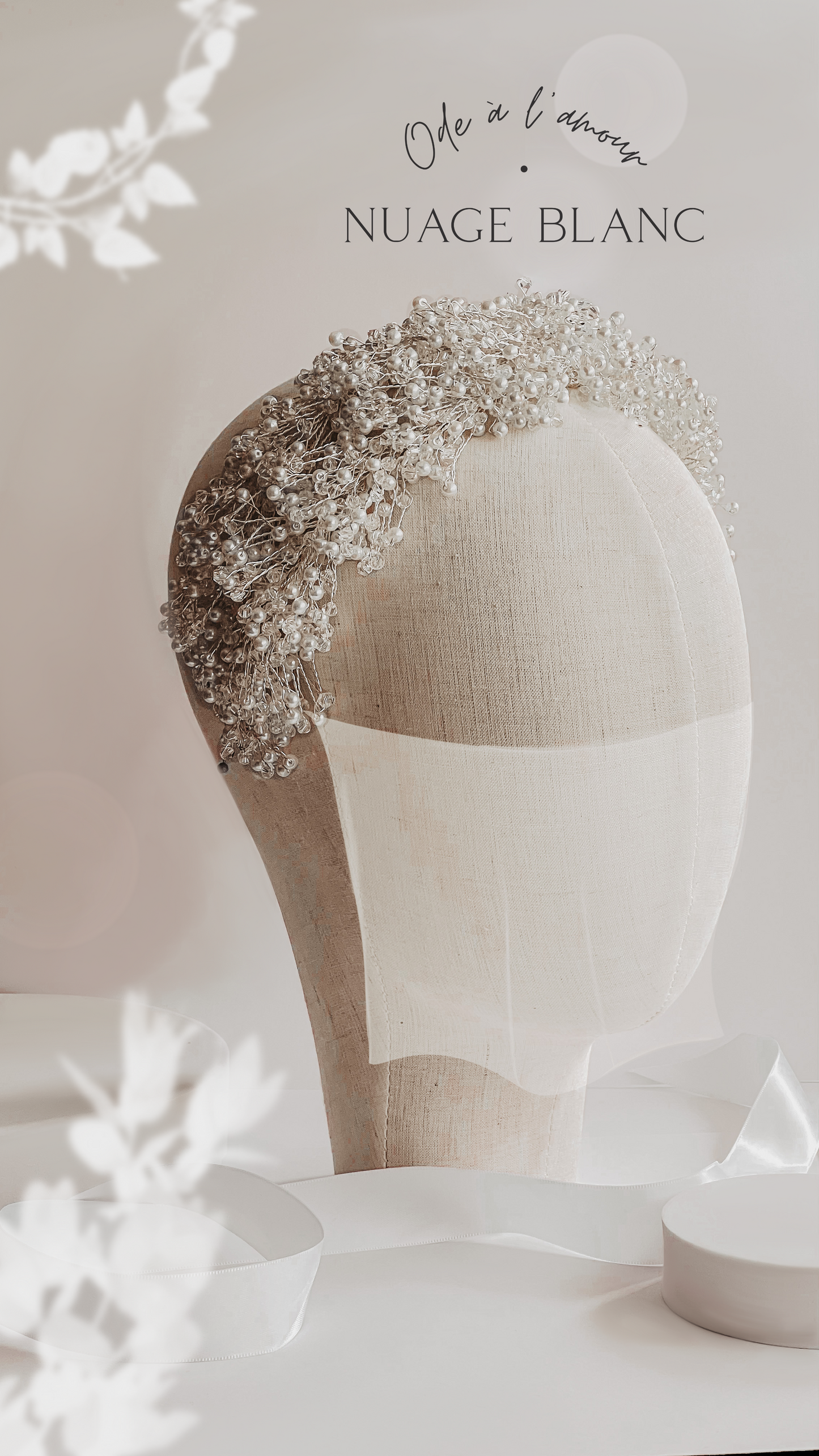 Bijou de tête à double branche en perles et strass