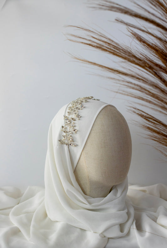 Bijou de tête avec perles et strass 