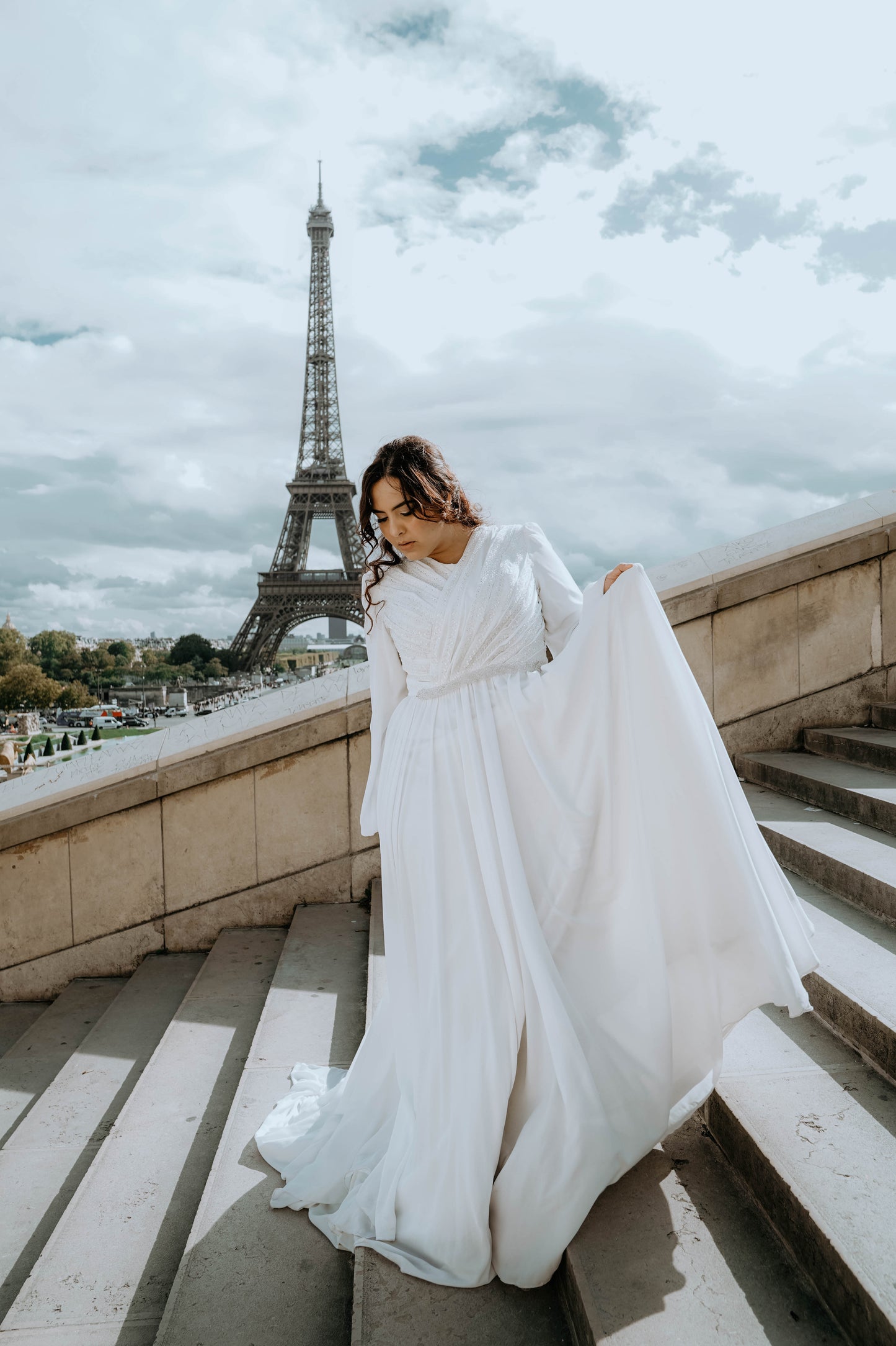 Robe de mariée en mousseline de soie avec buste en cache coeur perlé